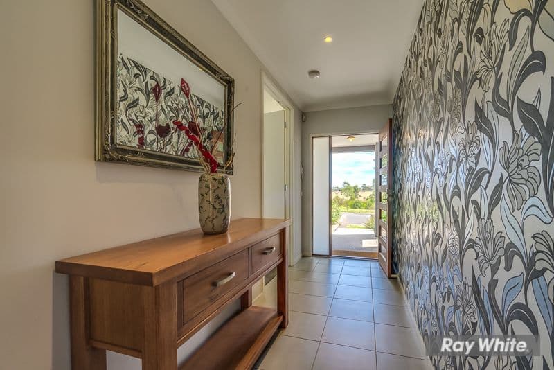 158 Riversdale Drive, Tarneit VIC 3029, Tarneit - Thumbnail 2