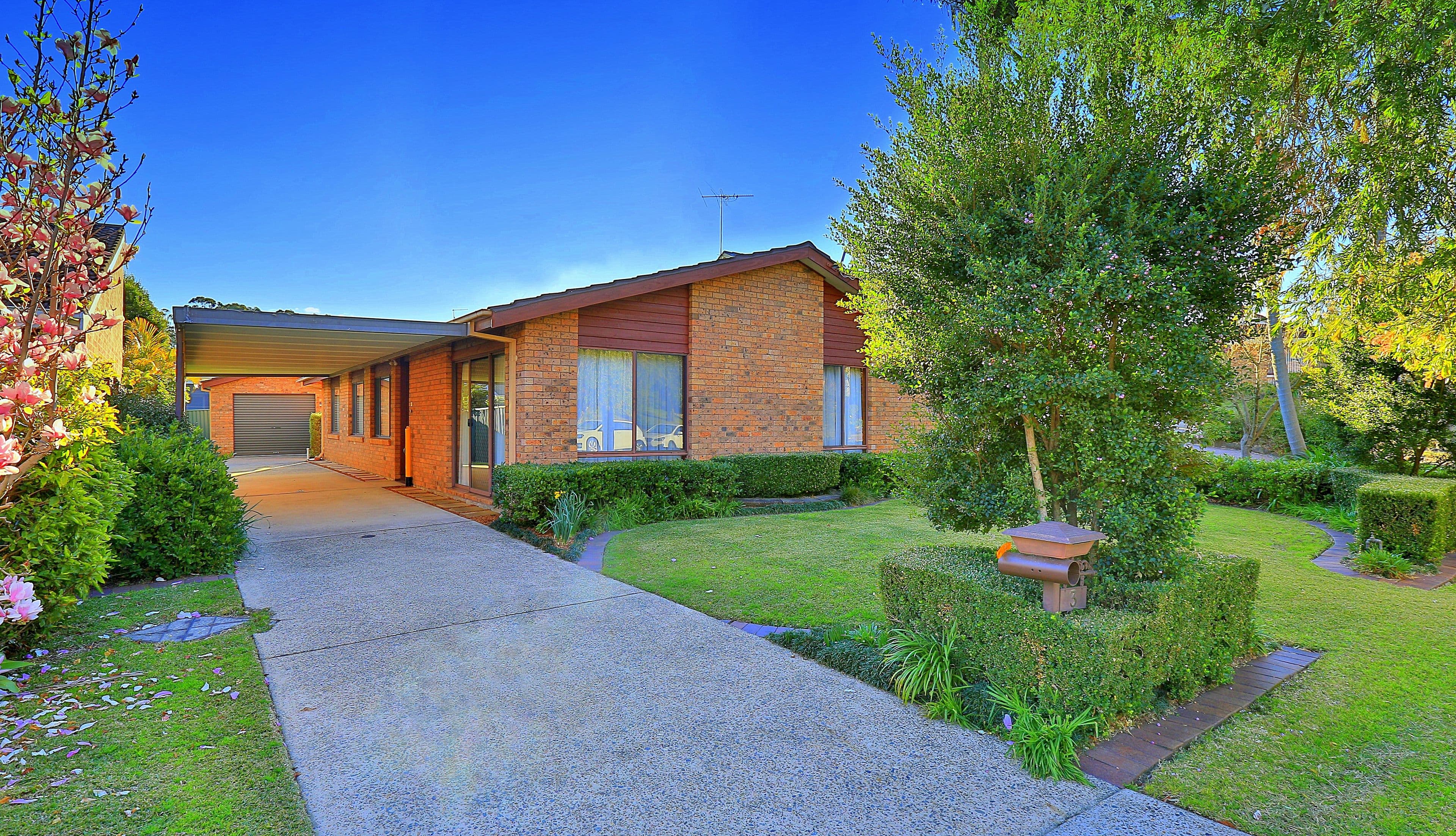 3 Garry Court, Georges Hall - Image 1