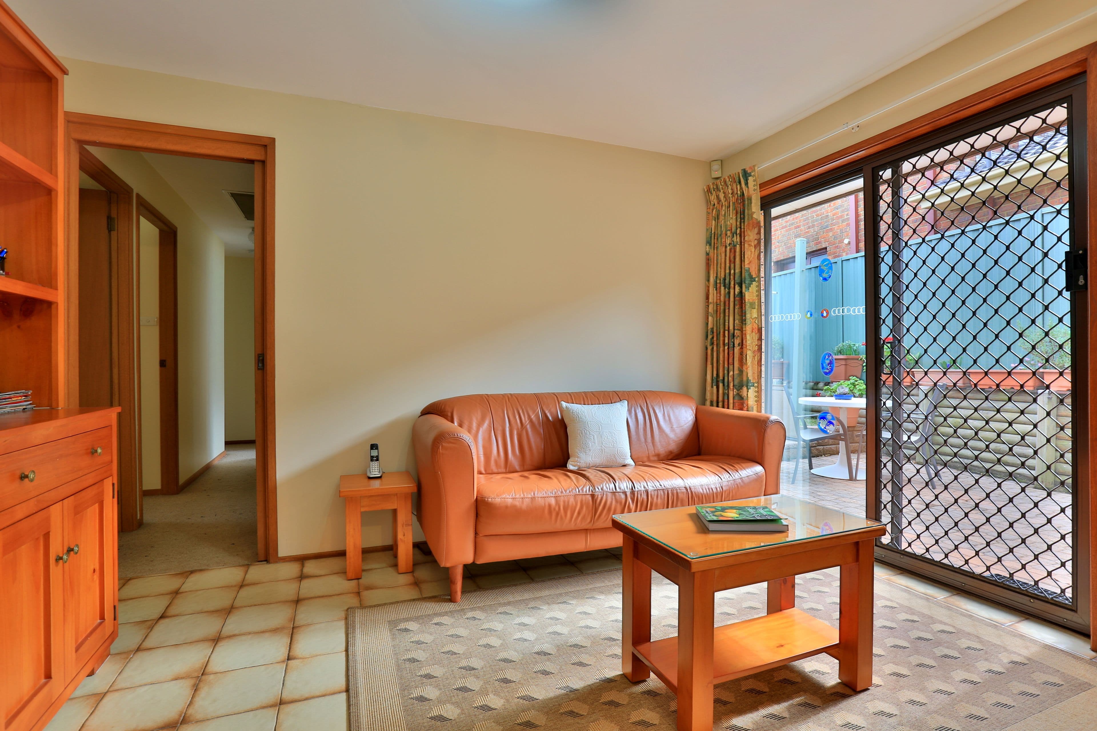 3 Garry Court, Georges Hall - Thumbnail 5