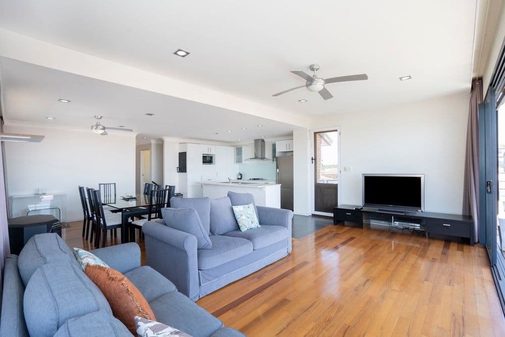 4 Dylan Court, Sandstone Point QLD 4511, Sandstone Point - Thumbnail 4