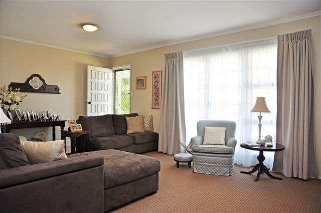 27 Clive Crescent, DARLING HEIGHTS QLD 4350, Darling Heights - Thumbnail 3