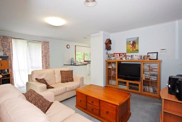 6 Coniston Close, CROYDON HILLS VIC 3136, Croydon Hills - Thumbnail 2