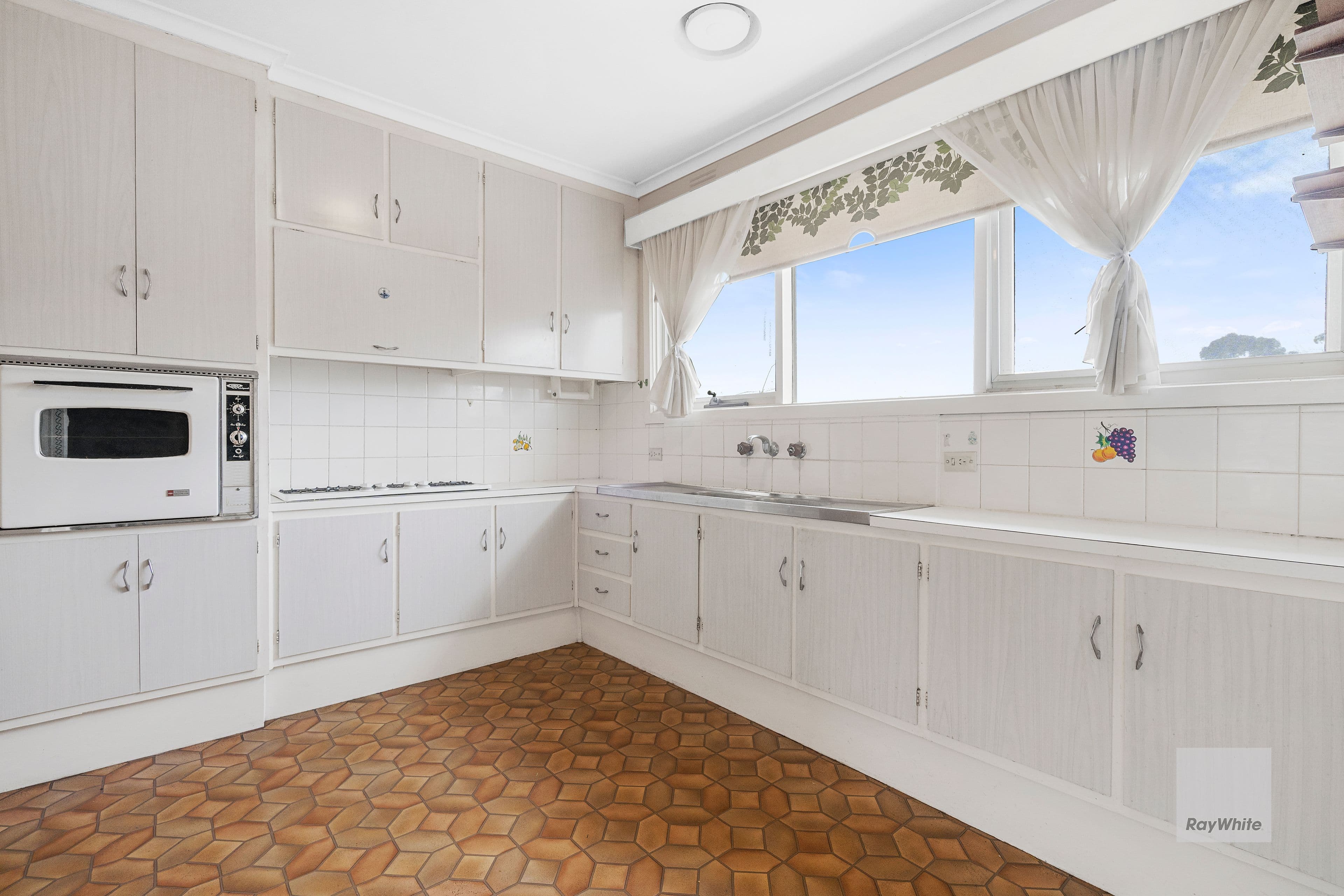 4 Rae Court, Bundoora VIC 3083, Bundoora - Thumbnail 5