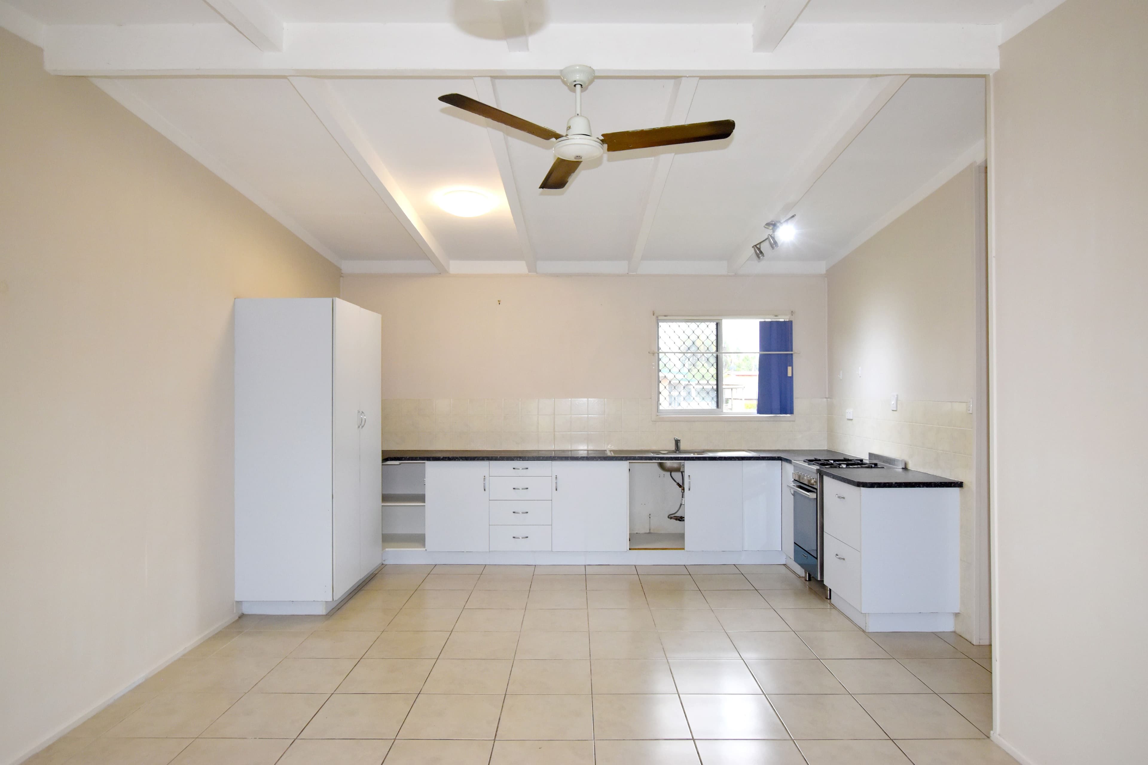 16 Streeter Street, Clinton QLD 4680, Clinton - Thumbnail 2