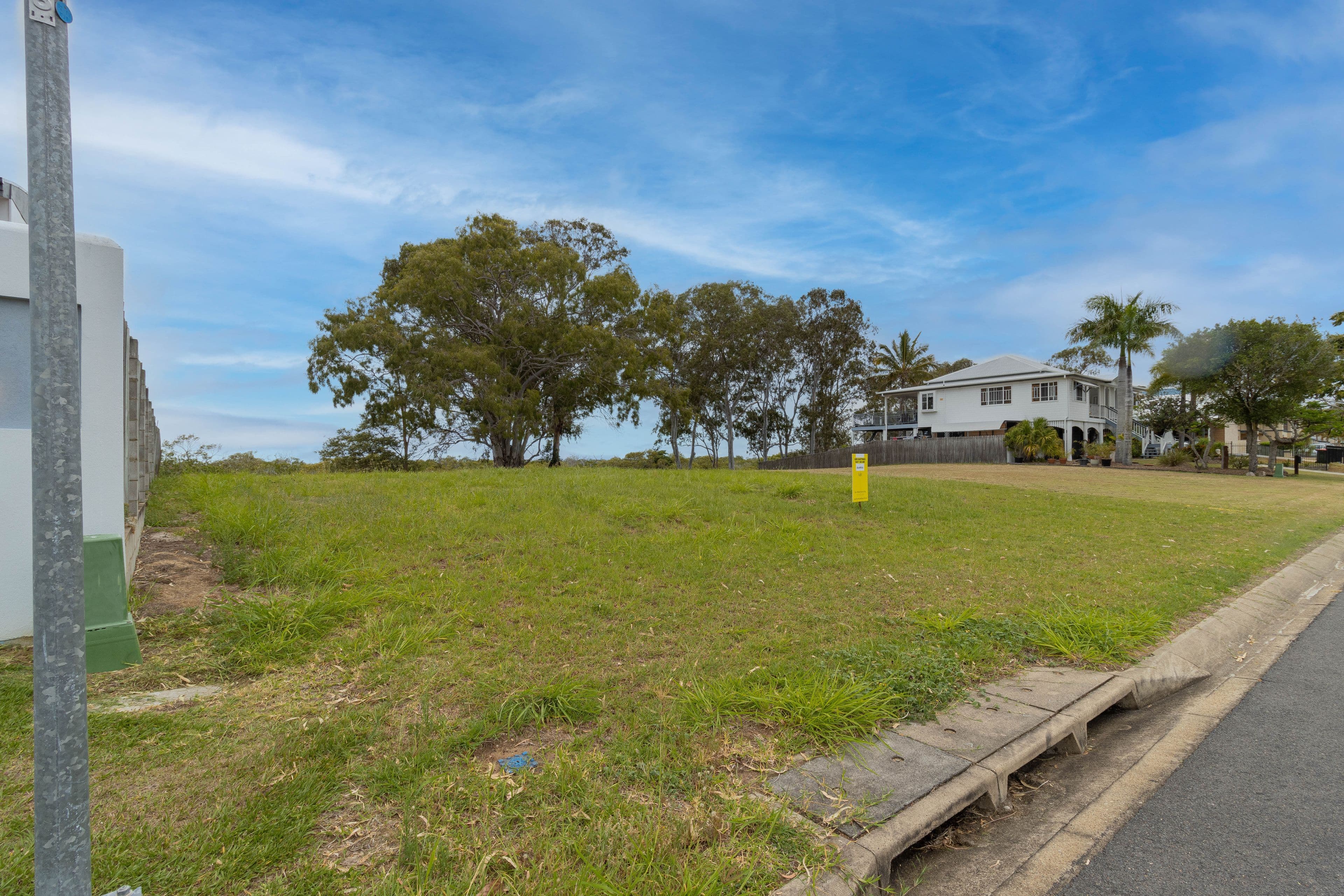 8 Foreshore Drive, Urangan QLD 4655, Urangan - Thumbnail 2