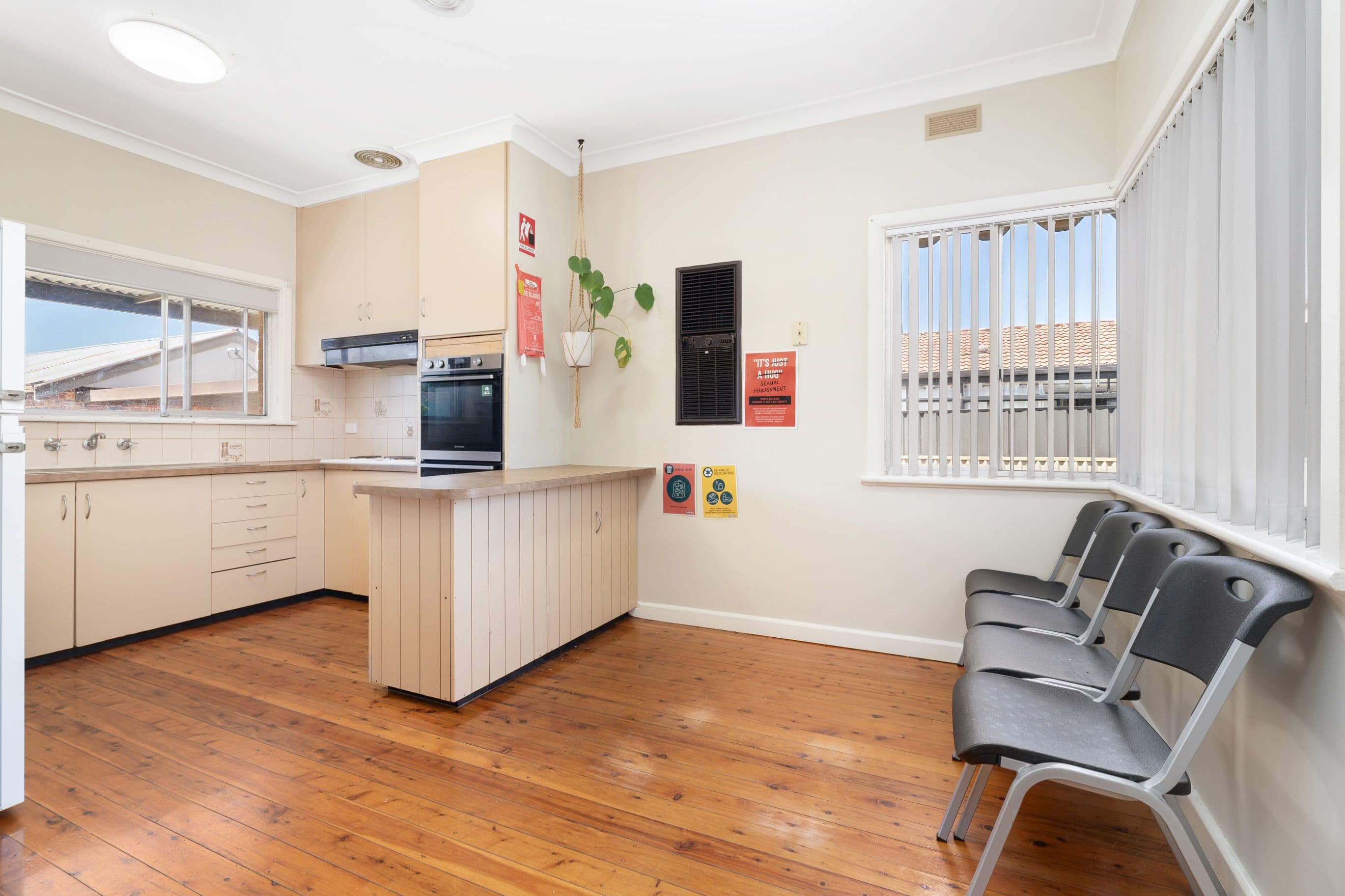 554 Kemp Street, Lavington NSW 2641, Lavington - Thumbnail 5