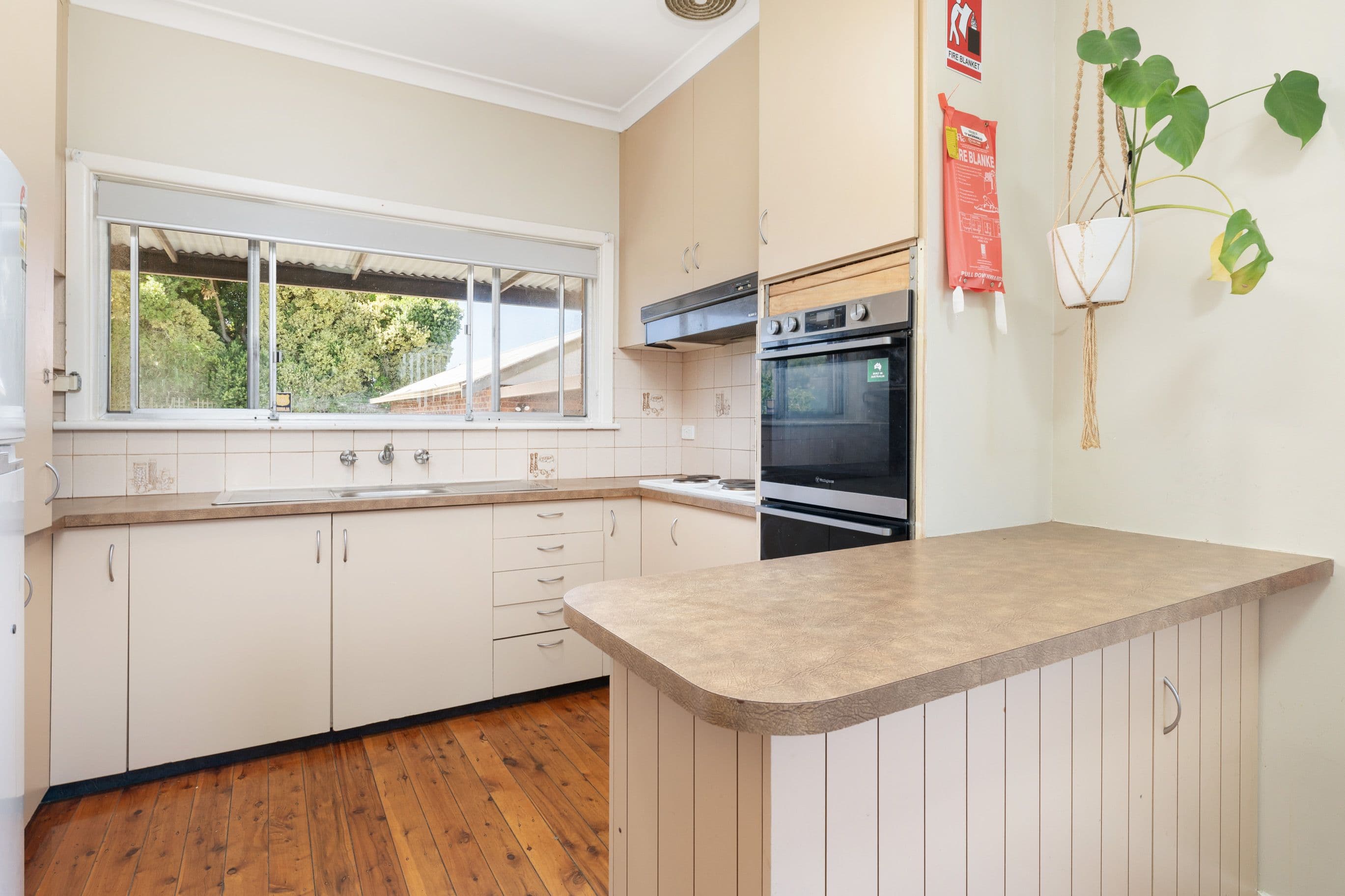554 Kemp Street, Lavington NSW 2641, Lavington - Thumbnail 6