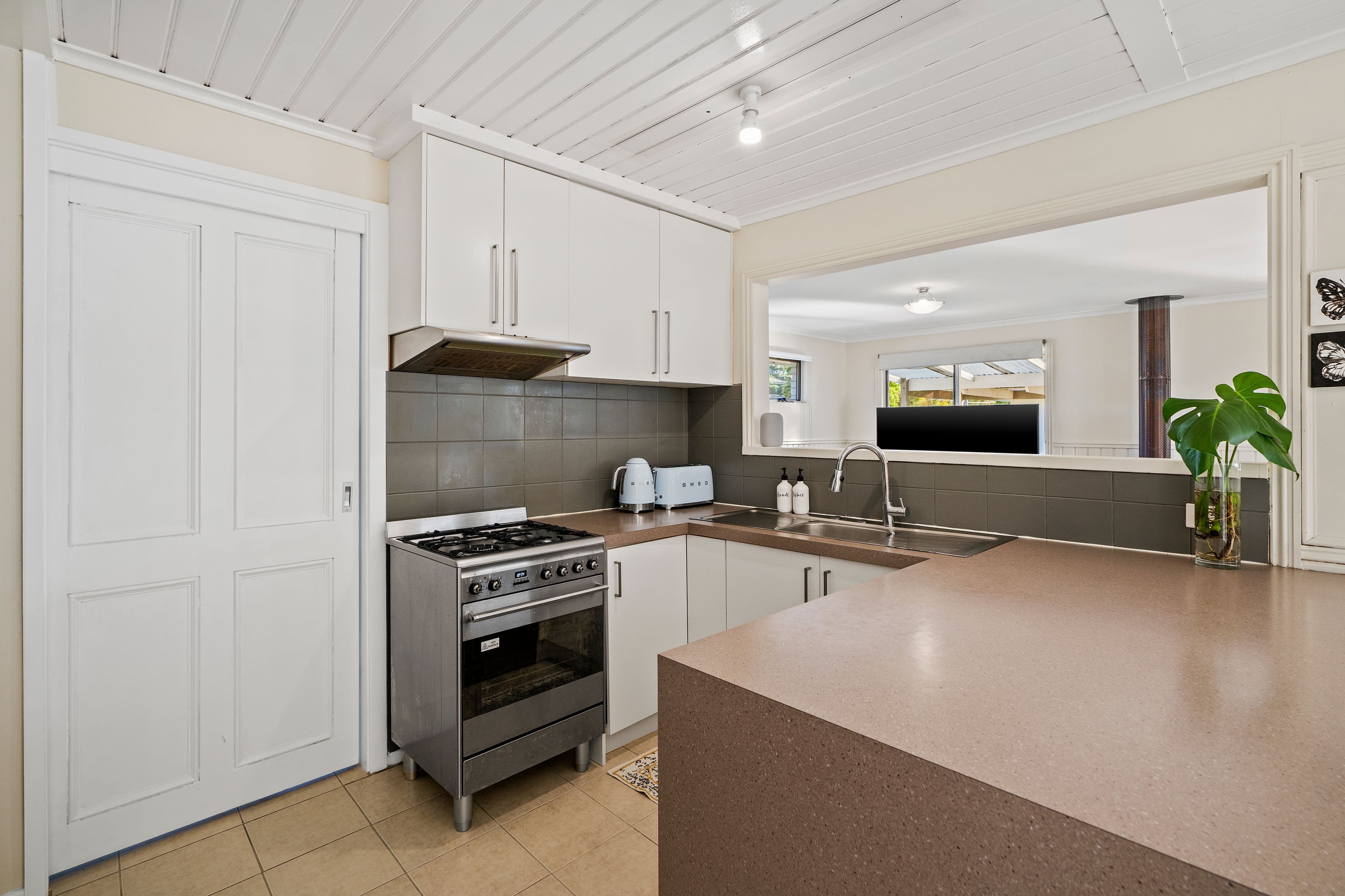 8 Glenfern Road, Ferntree Gully VIC 3156, Ferntree Gully - Thumbnail 6