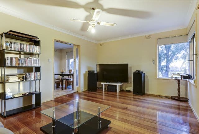 24 Tracey Street, Reservoir VIC 3073, Reservoir - Thumbnail 2