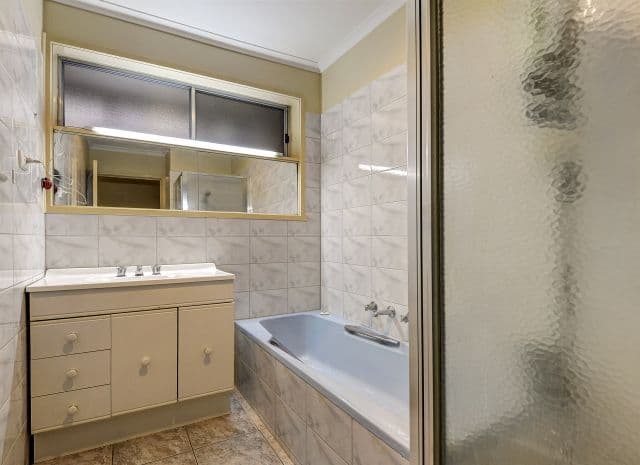 24 Tracey Street, Reservoir VIC 3073, Reservoir - Thumbnail 7