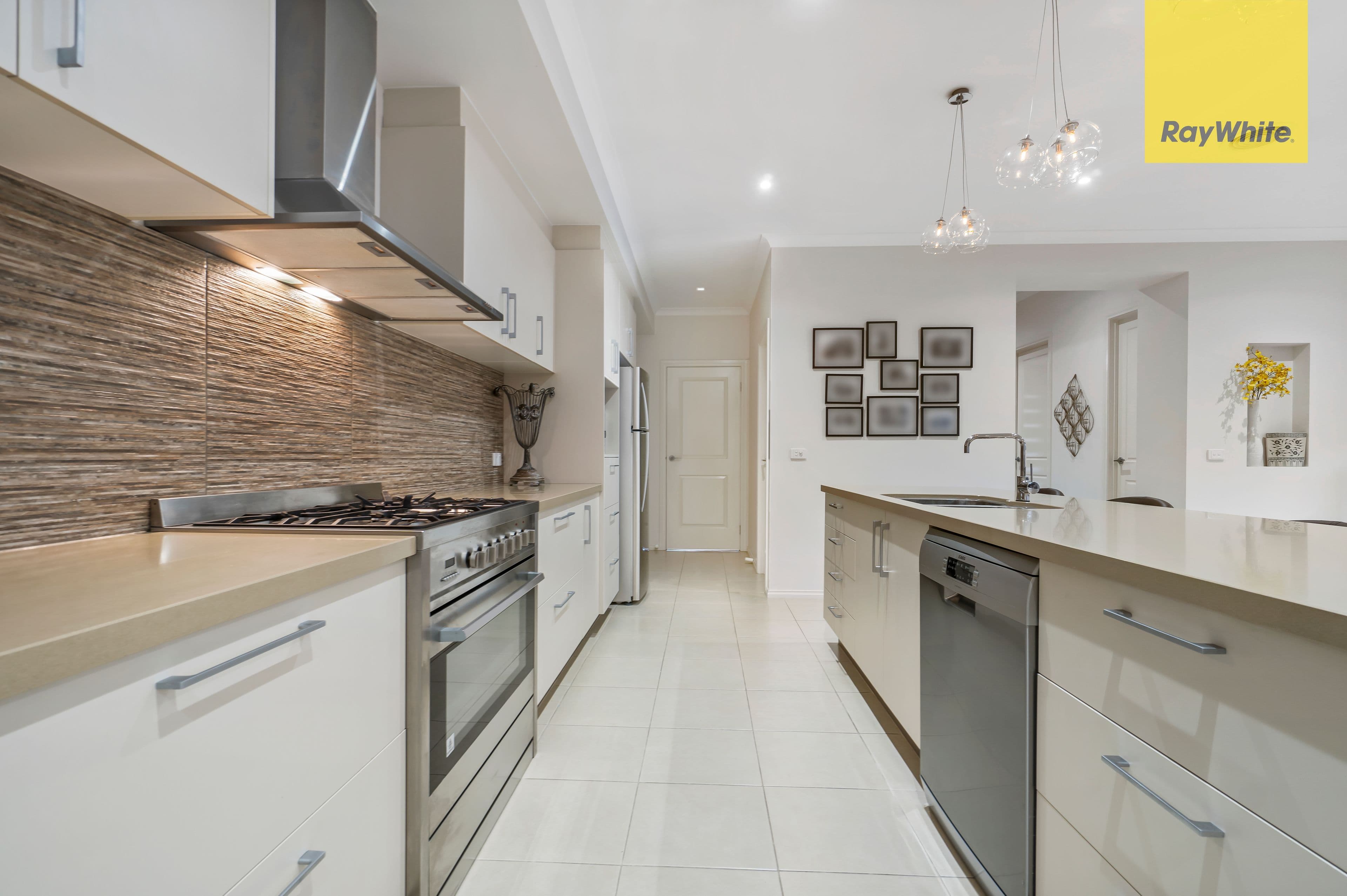 25 Litchfield Way, Taylors Hill VIC 3037, Taylors Hill - Thumbnail 3
