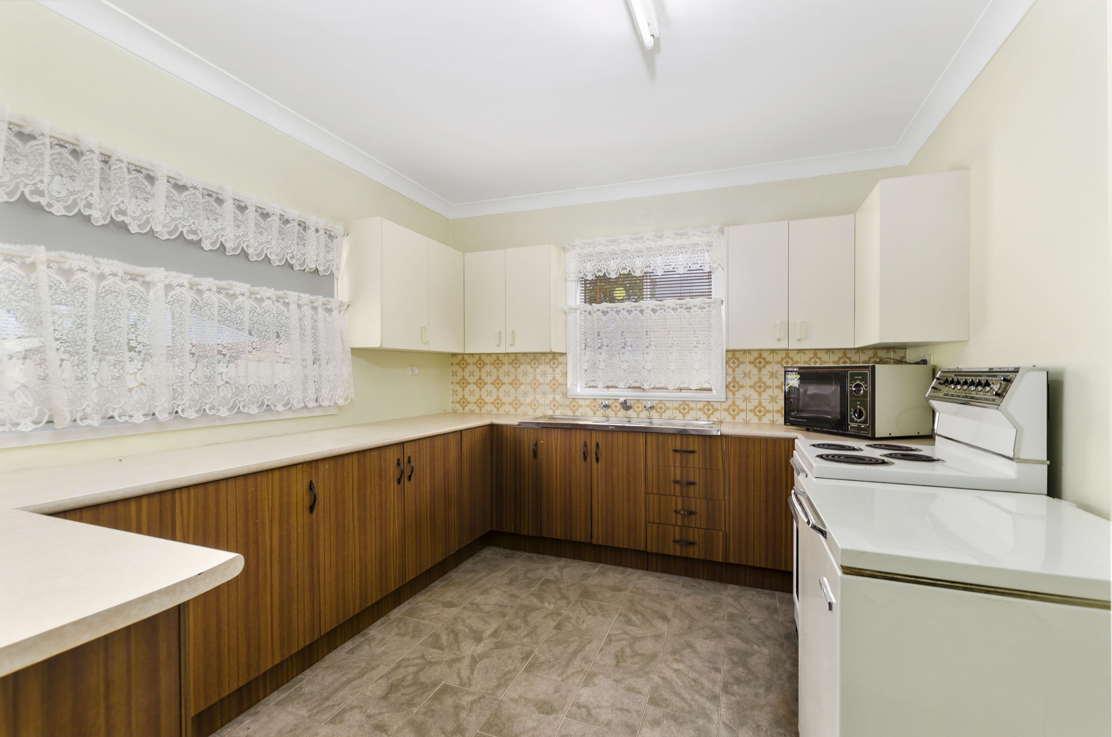 316 Princes Highway, Bulli - Thumbnail 2