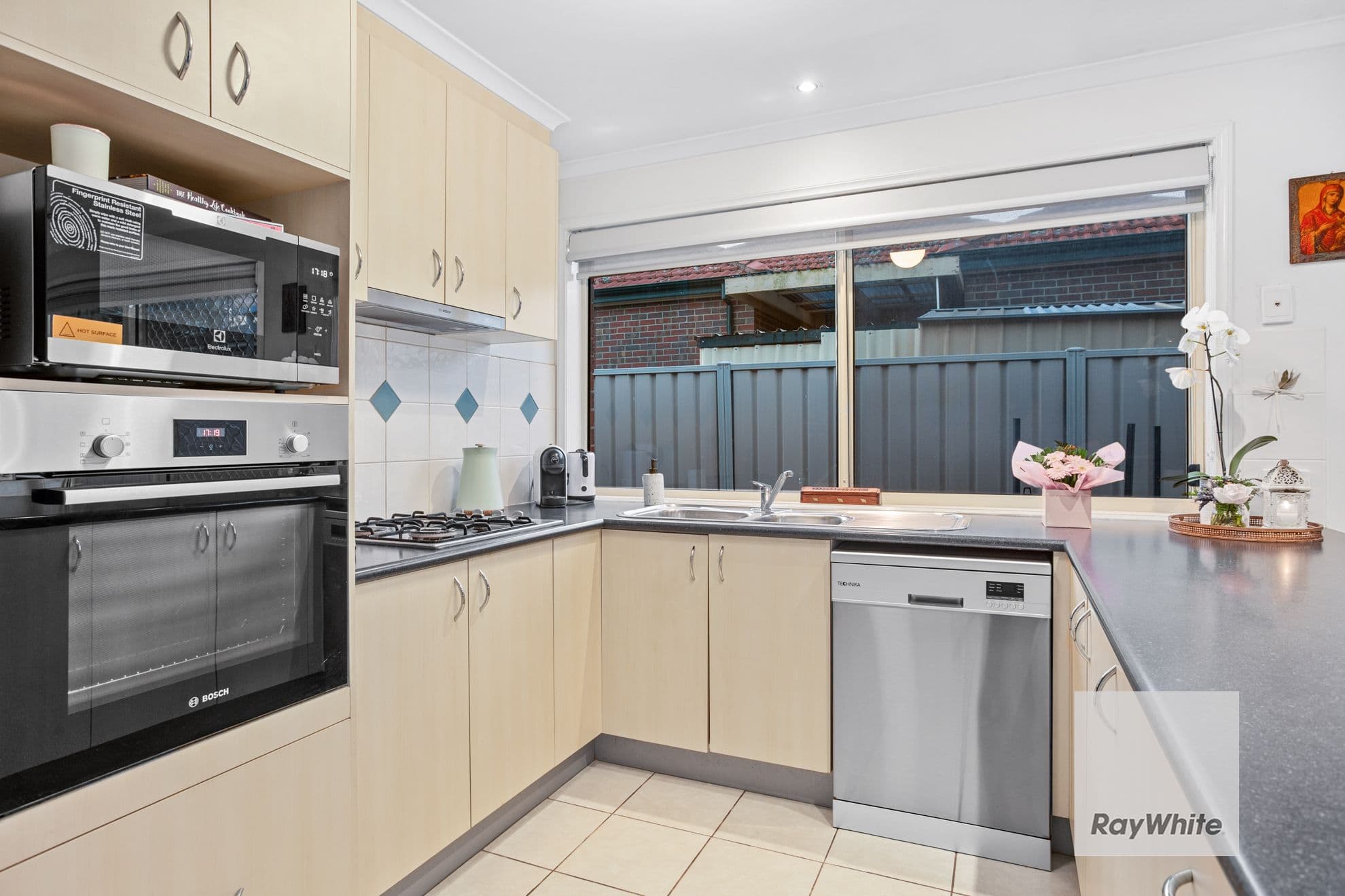 9 Nauru Court, Taylors Hill VIC 3037, Taylors Hill - Thumbnail 7