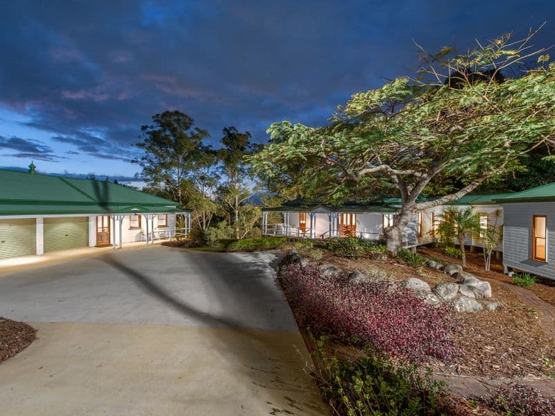 2097 Roghan Road, Bridgeman Downs QLD 4035, Bridgeman Downs - Thumbnail 2