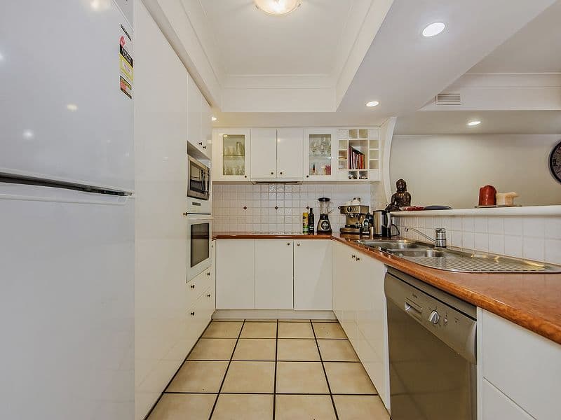 22 Glenside Drive, ROBINA QLD 4226, Robina - Thumbnail 3