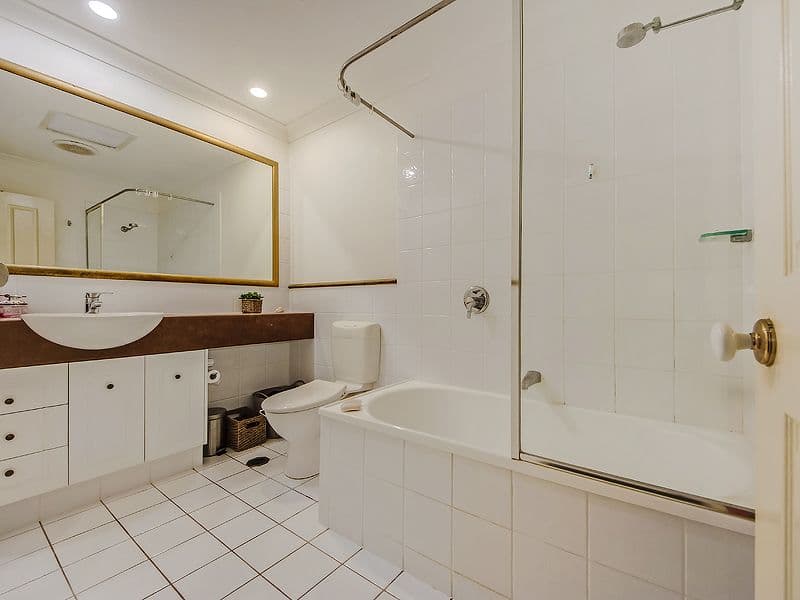 22 Glenside Drive, ROBINA QLD 4226, Robina - Thumbnail 8