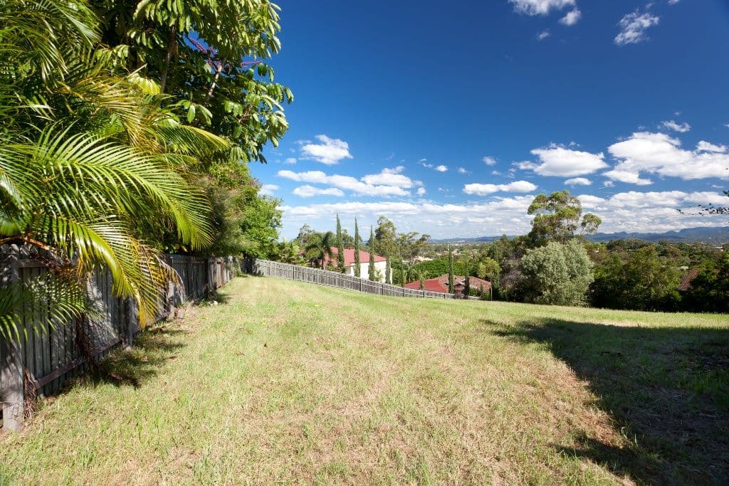 190 Heeb Street, BENOWA QLD 4217, Benowa - Thumbnail 2