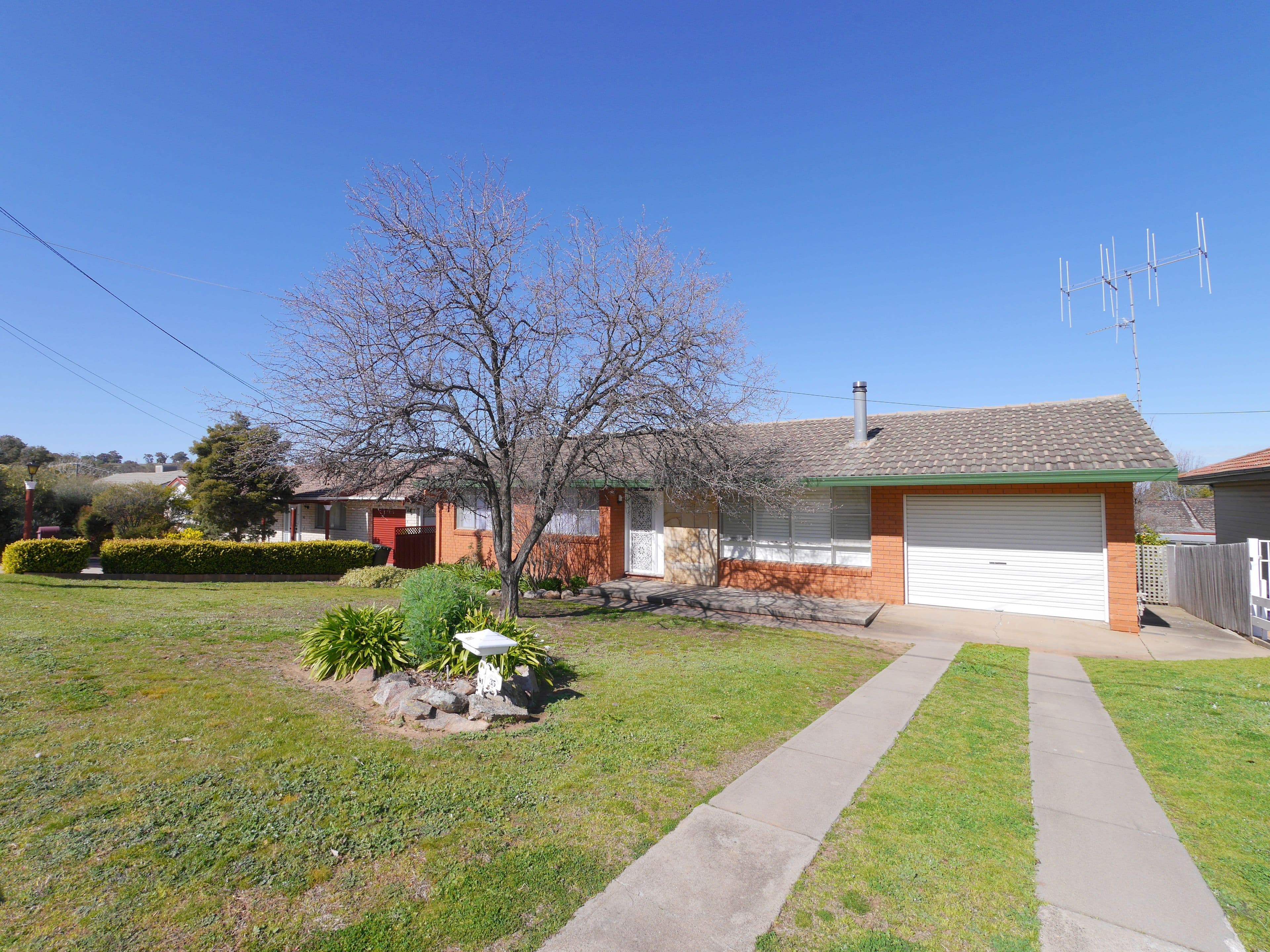 35 Dowell Street, Cowra - Image 1