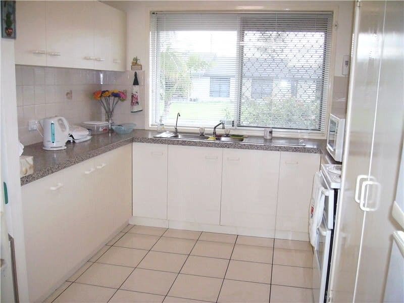 10 Rockman Street, RACEVIEW QLD 4305, Raceview - Thumbnail 8