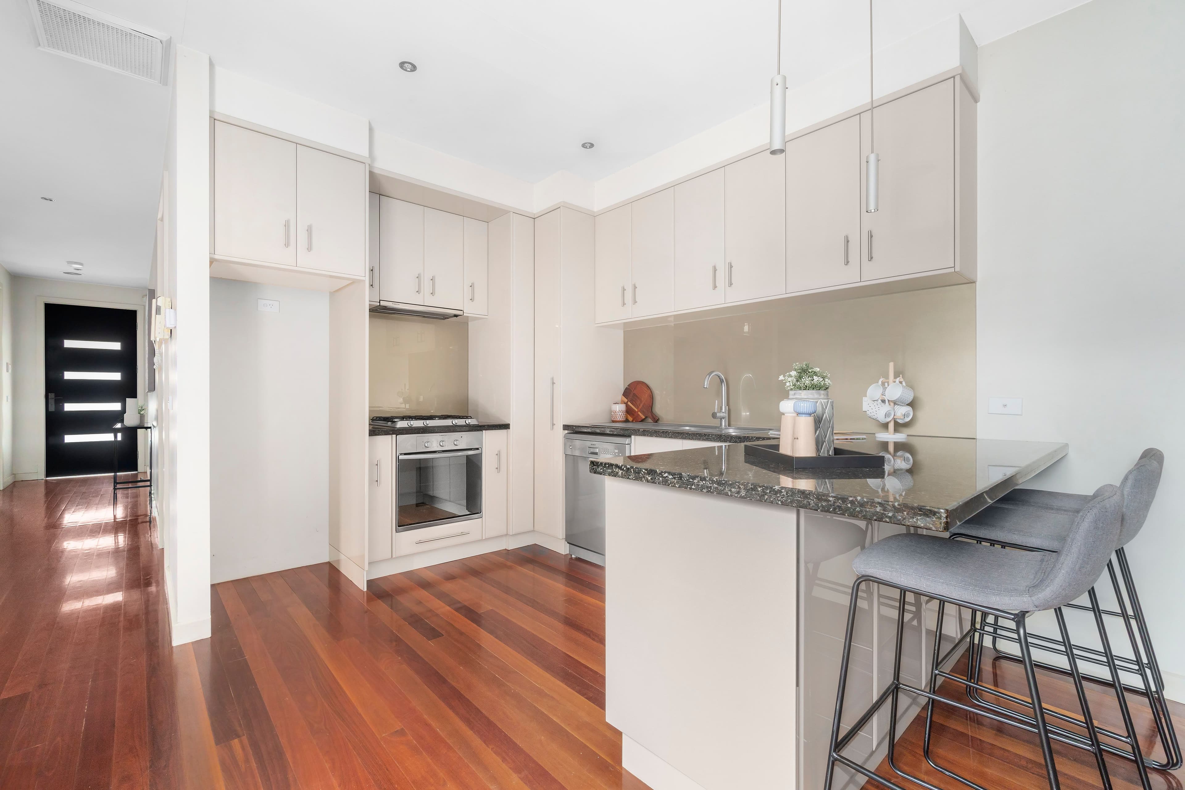 35 Argyle Street, Reservoir VIC 3073, Reservoir - Thumbnail 2