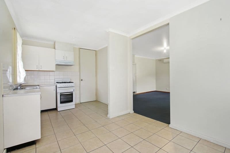 70 Kurrajong Crescent, West Albury - Thumbnail 2