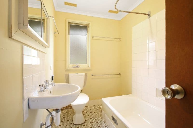 70 Kurrajong Crescent, West Albury - Thumbnail 3