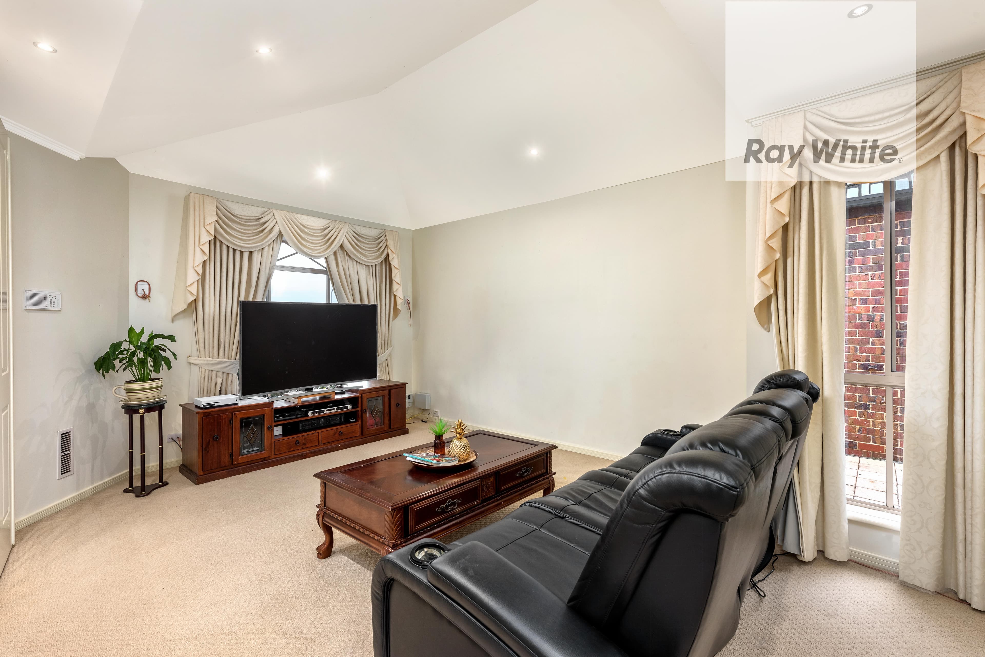 5 Laurina Turn, Mill Park VIC 3082, Mill Park - Thumbnail 5