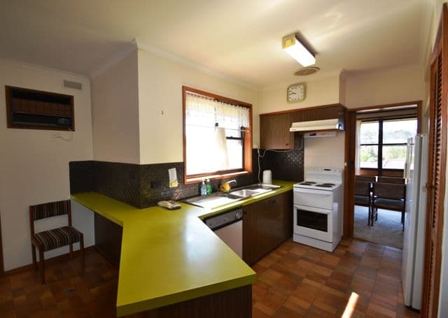 8 Priestley Crescent, SEYMOUR VIC 3660, Seymour - Thumbnail 8