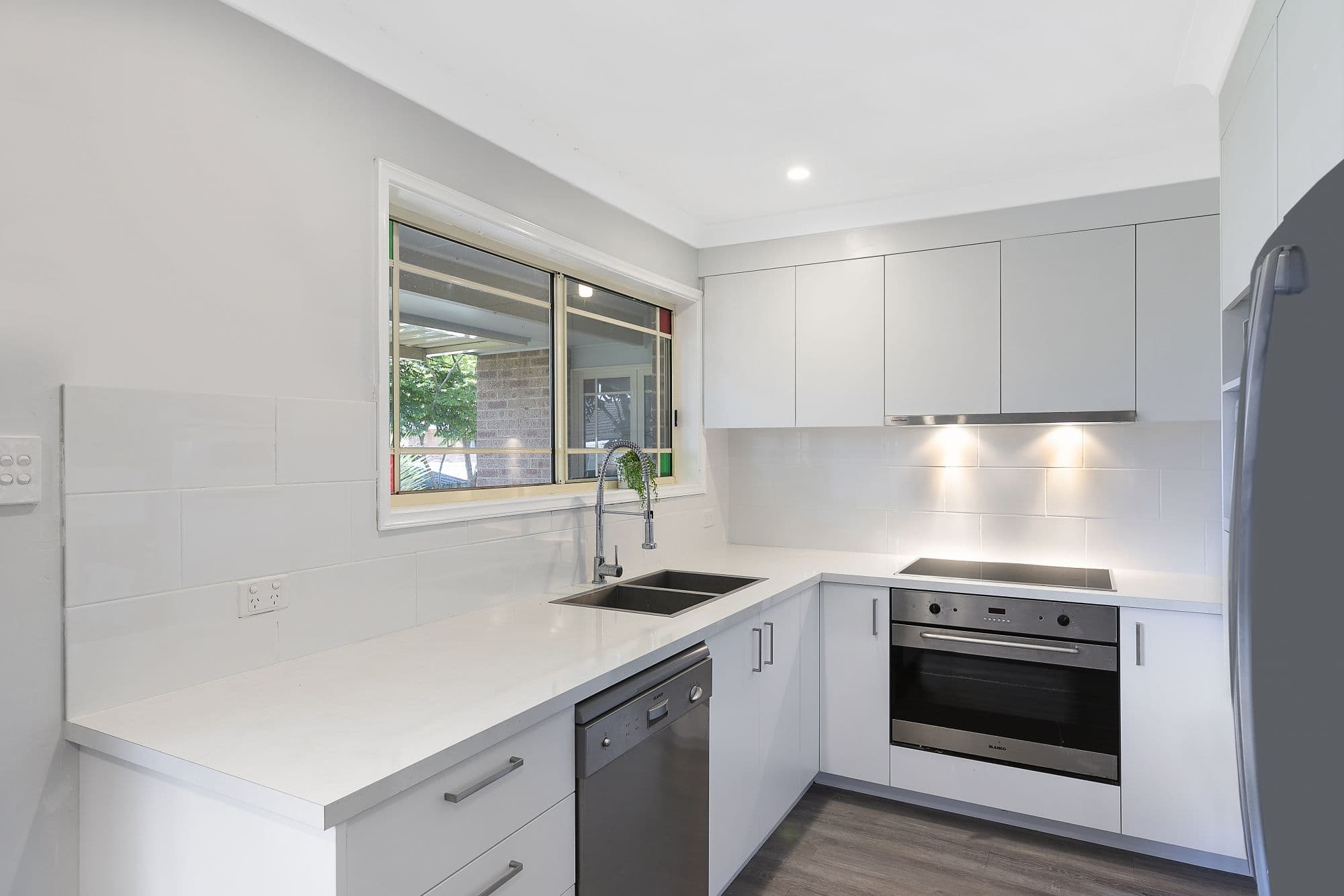 29 Kerry Crescent, Berkeley Vale - Thumbnail 2