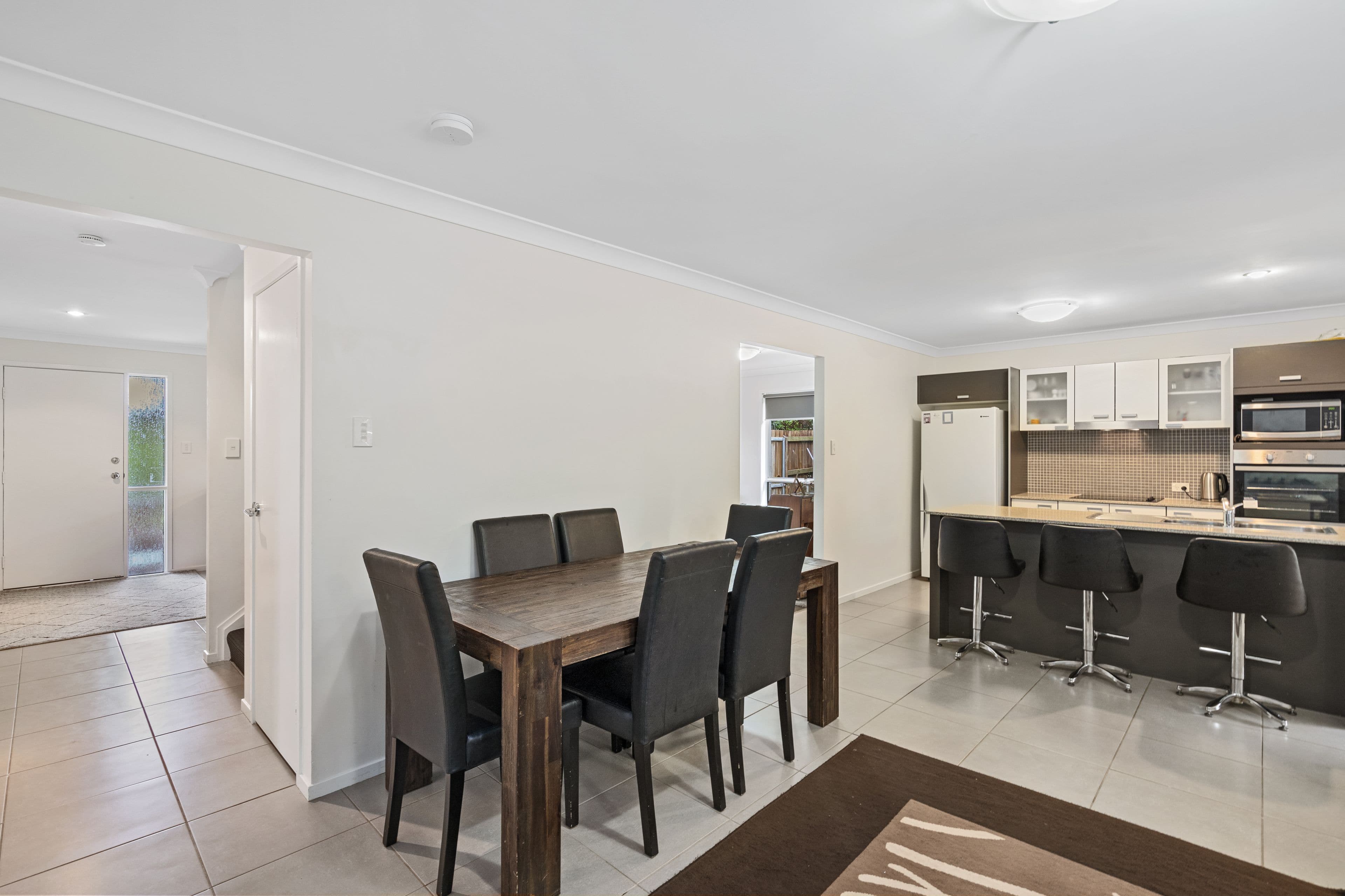 33 Shaw Place, Redland Bay QLD 4165, Redland Bay - Thumbnail 4