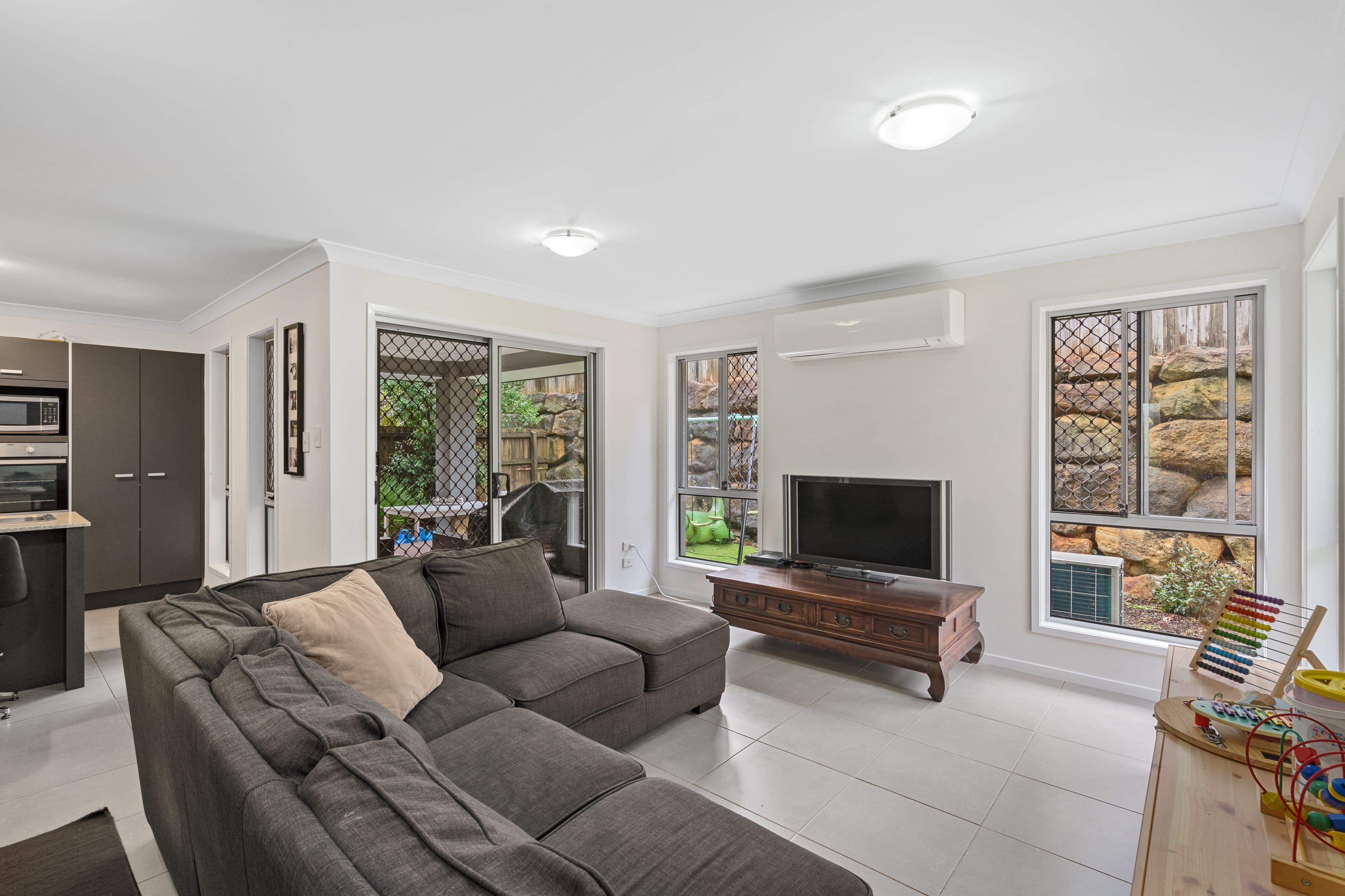 33 Shaw Place, Redland Bay QLD 4165, Redland Bay - Thumbnail 5