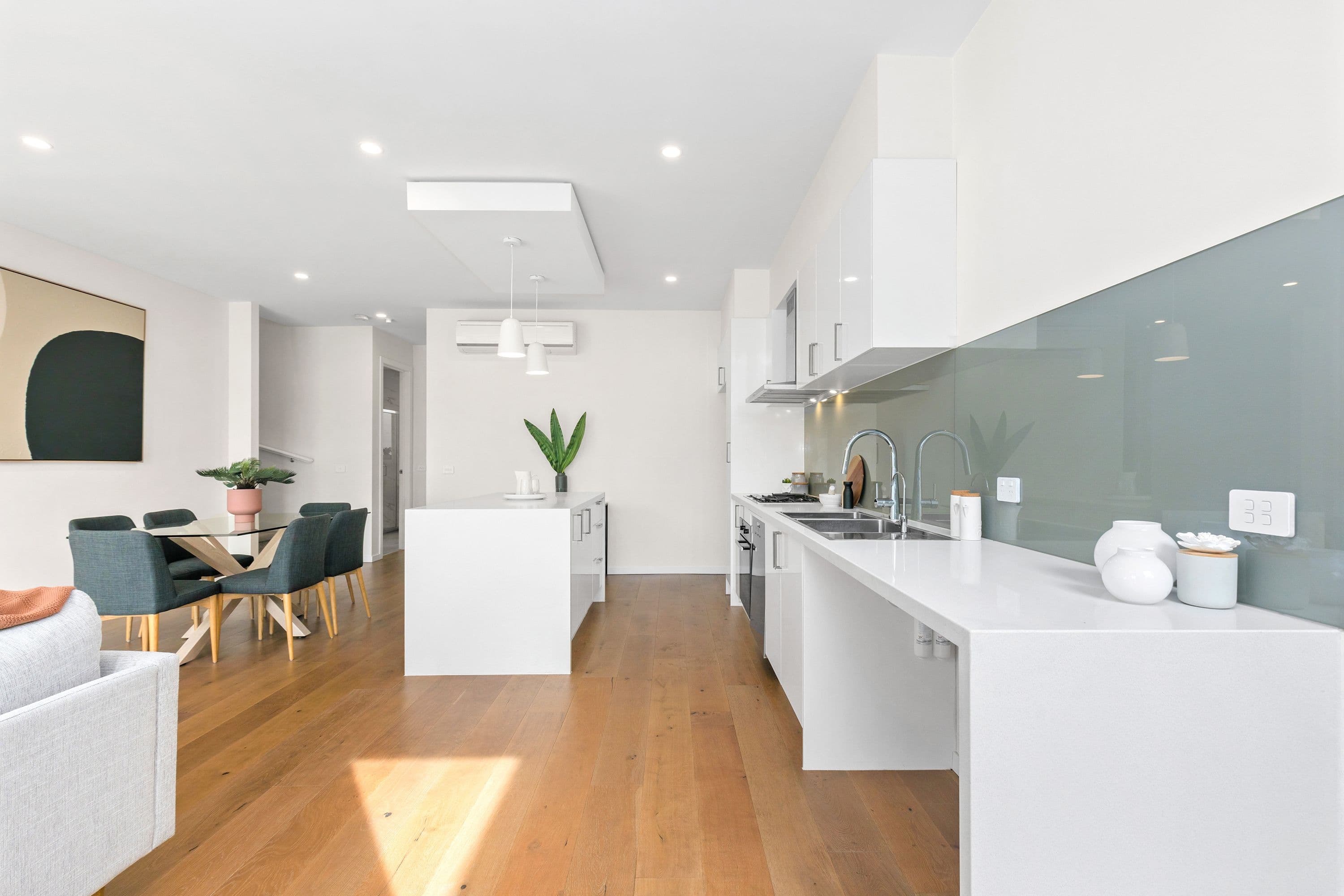 17 Arnold Grove, Doncaster VIC 3108, Doncaster - Thumbnail 2