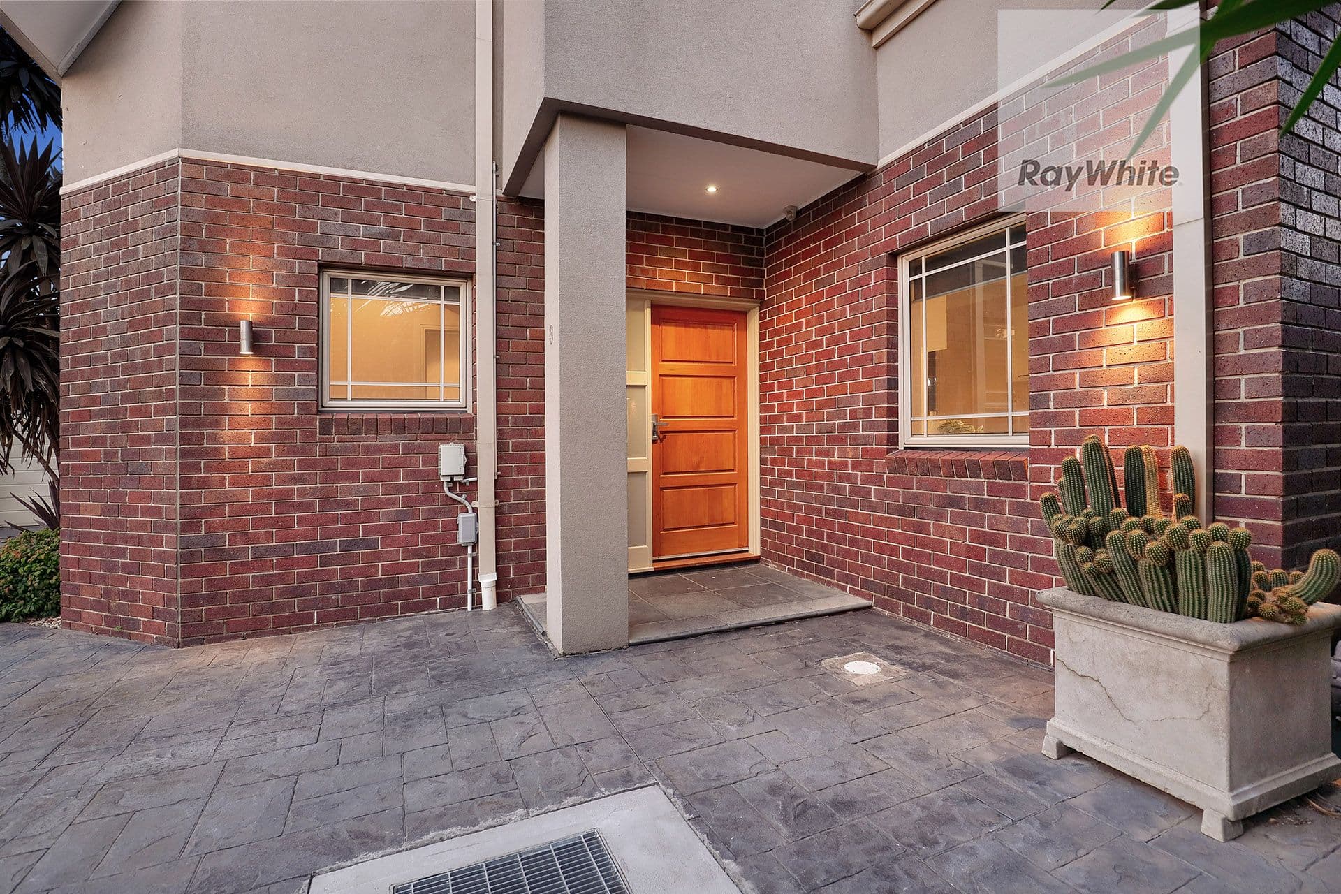18 Broadmeadows Road, Tullamarine VIC 3043, Tullamarine - Thumbnail 2