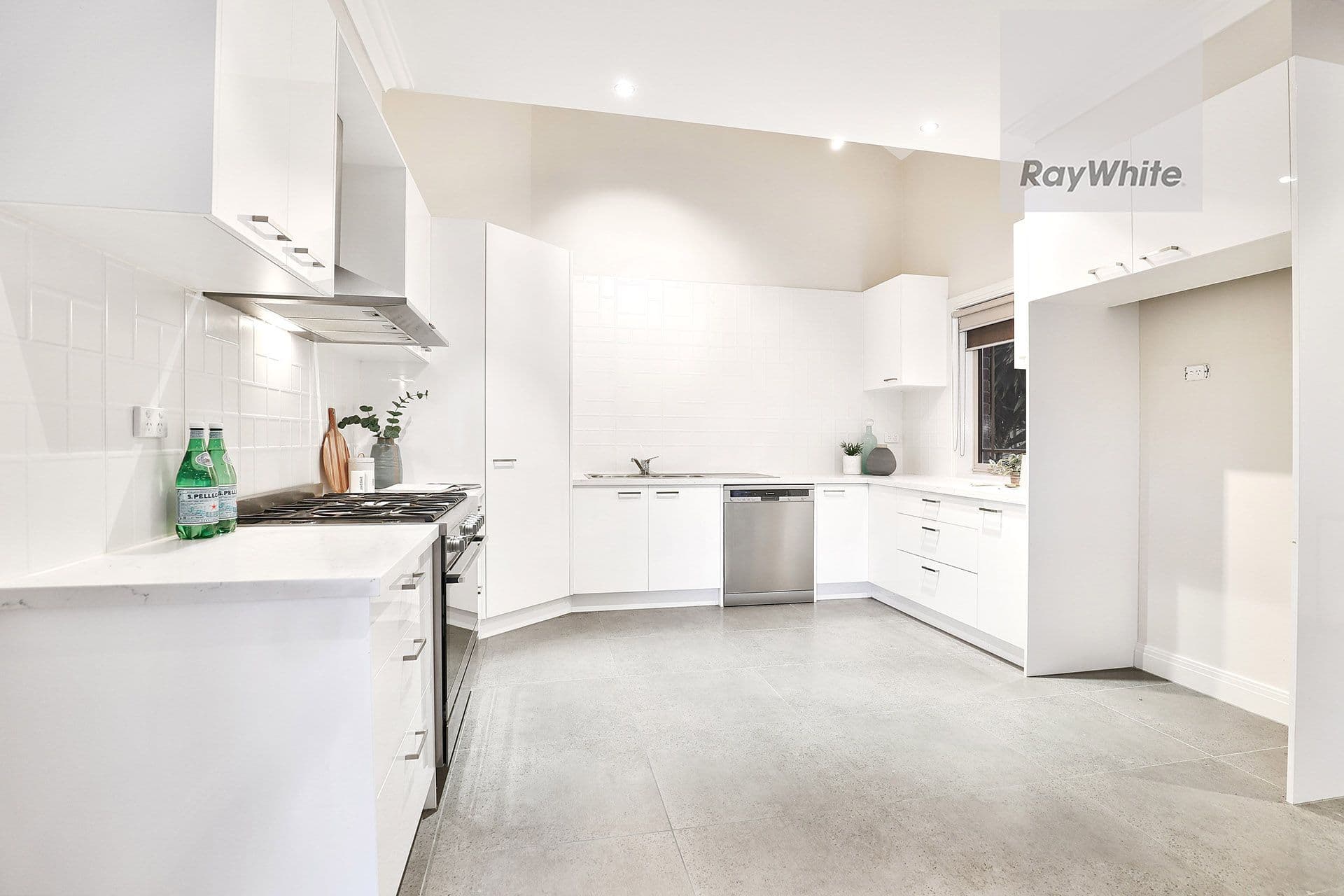 18 Broadmeadows Road, Tullamarine VIC 3043, Tullamarine - Thumbnail 4