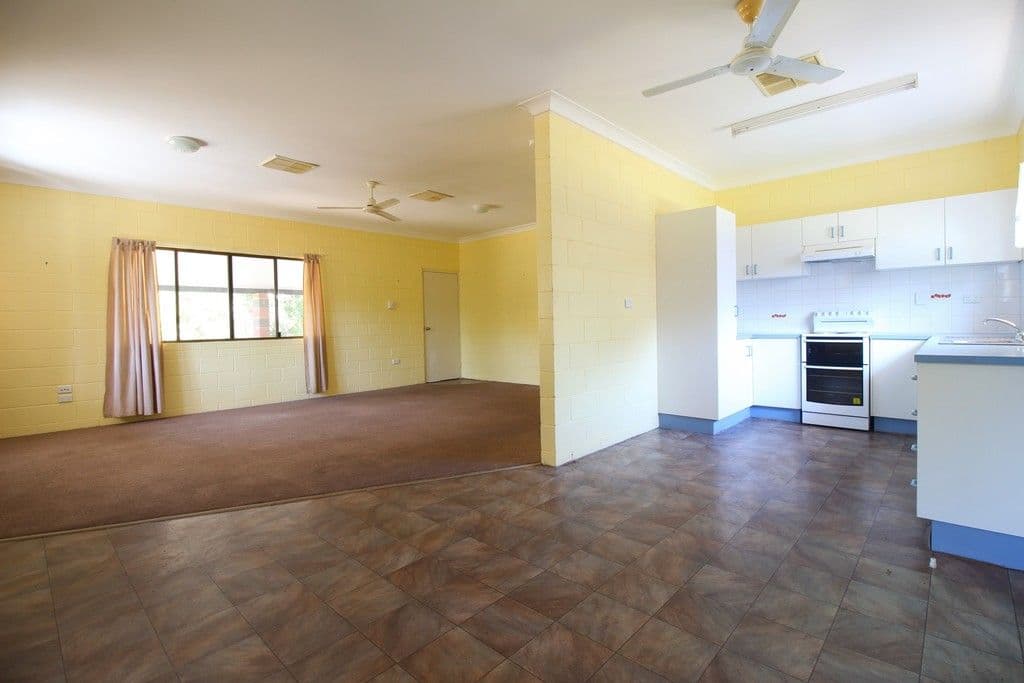 3 Roseanne Road, Emerald QLD 4720, Emerald - Thumbnail 3