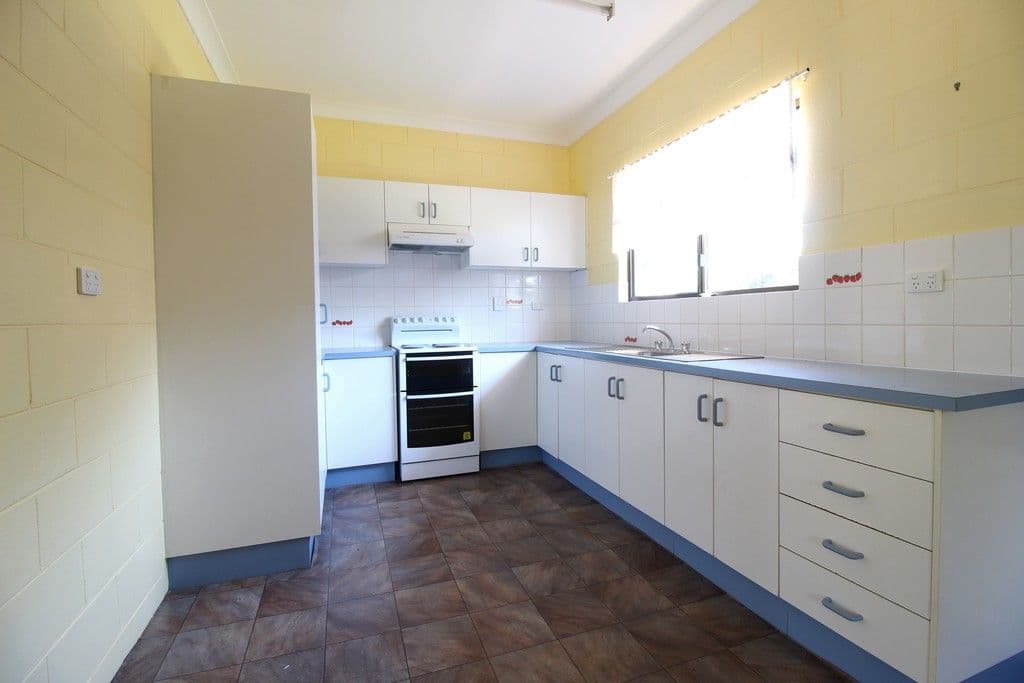 3 Roseanne Road, Emerald QLD 4720, Emerald - Thumbnail 4