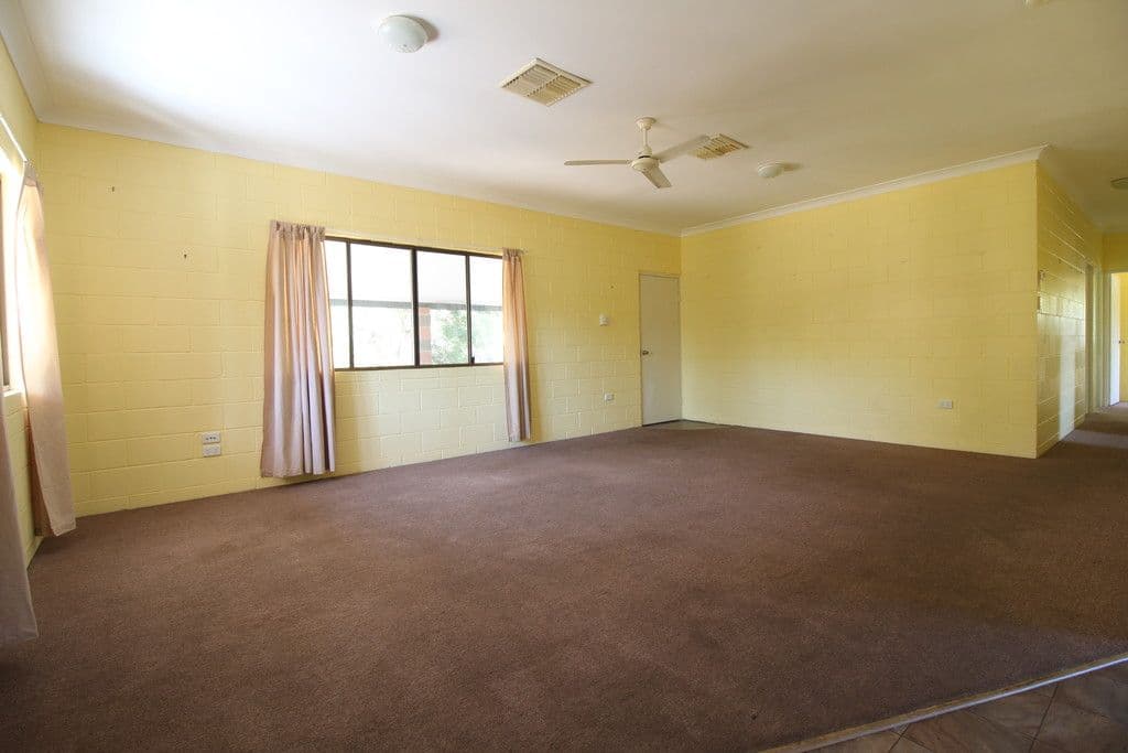 3 Roseanne Road, Emerald QLD 4720, Emerald - Thumbnail 5