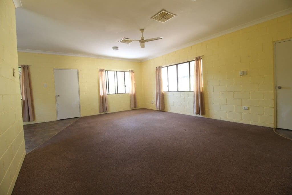 3 Roseanne Road, Emerald QLD 4720, Emerald - Thumbnail 6