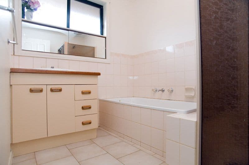 9 Carroll Crescent, MILL PARK VIC 3082, Mill Park - Thumbnail 5
