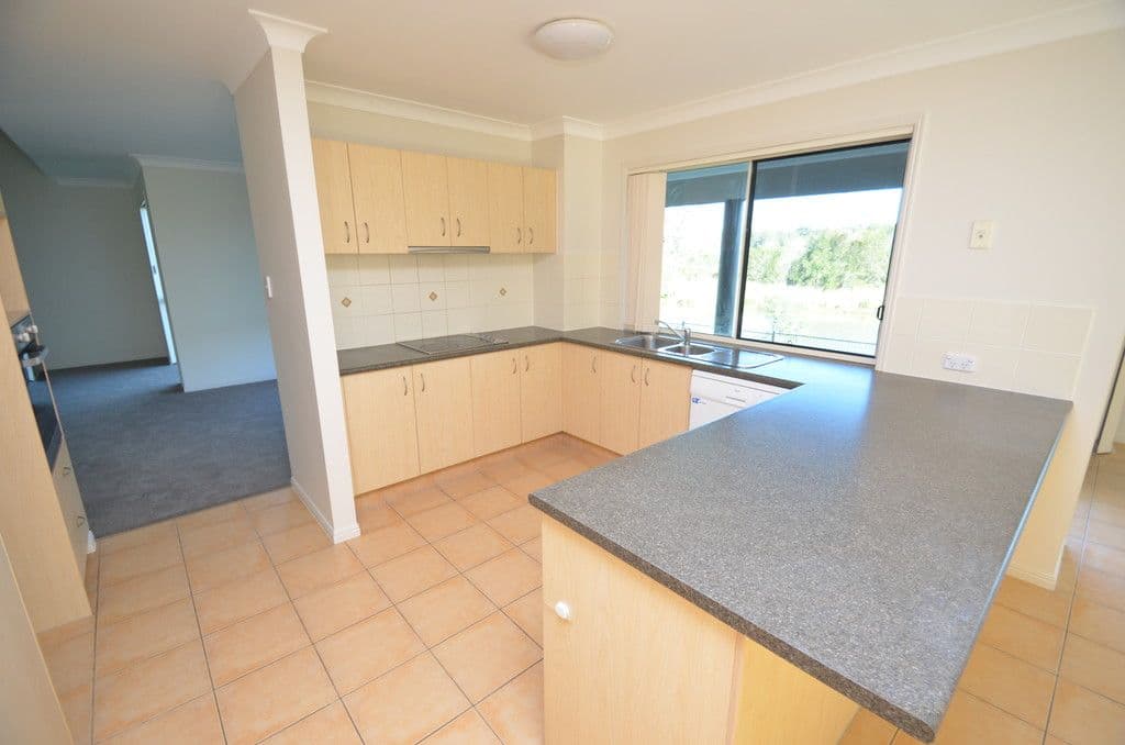 72 Golden Bear Drive, Arundel QLD 4214, Arundel - Thumbnail 5