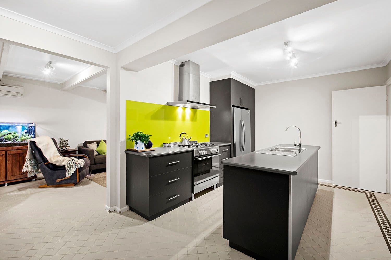 36 Stuart Avenue, Cheltenham VIC 3192, Cheltenham - Thumbnail 3