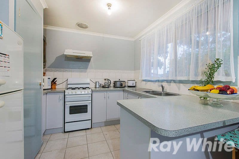 5 Bluegum Way, Hampton Park VIC 3976, Hampton Park - Thumbnail 2