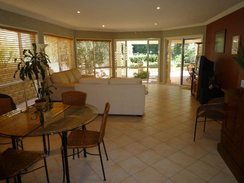 7 Adeliza Court, ARUNDEL QLD 4214, Arundel - Thumbnail 8