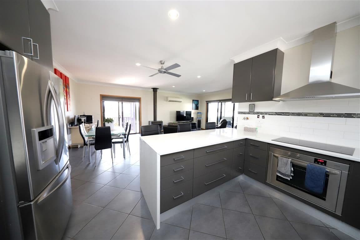 24 Clarke Street, Tumut NSW 2720, Tumut - Thumbnail 3