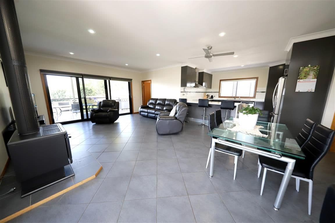 24 Clarke Street, Tumut NSW 2720, Tumut - Thumbnail 4