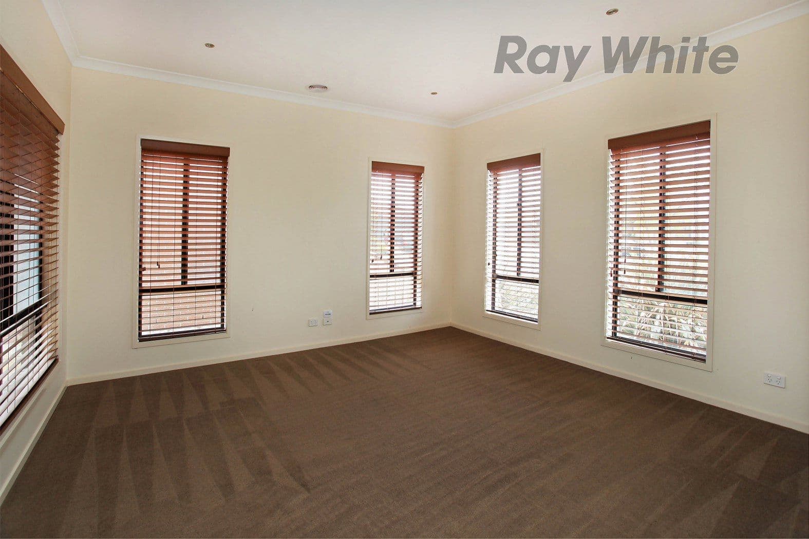 35 Tamar Avenue, POINT COOK VIC 3030, Point Cook - Thumbnail 2
