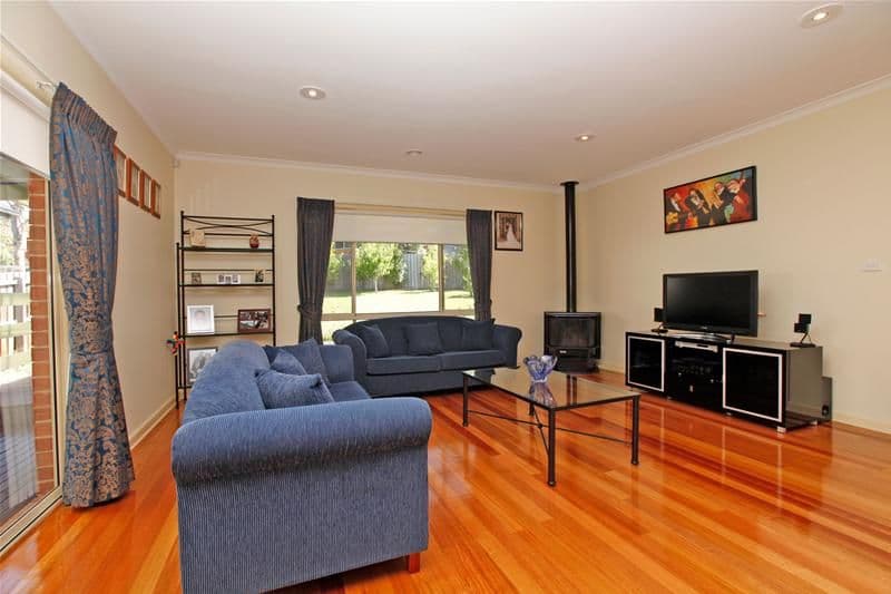 52 Grevillia Drive, MILL PARK VIC 3082, Mill Park - Thumbnail 2