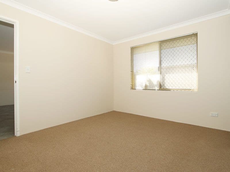 3 Symes Close, SEVILLE GROVE WA 6112, Seville Grove - Thumbnail 5