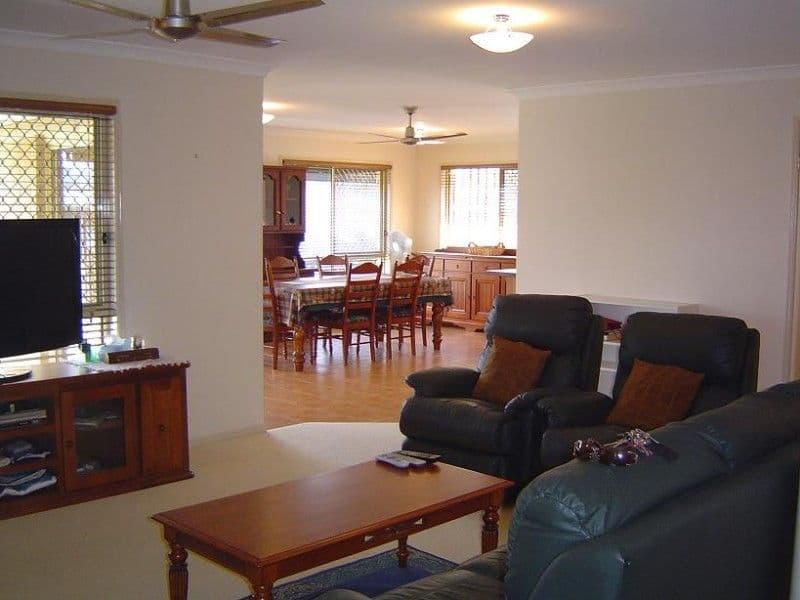 4 Fainter Court, PACIFIC PINES QLD 4211, Pacific Pines - Thumbnail 2