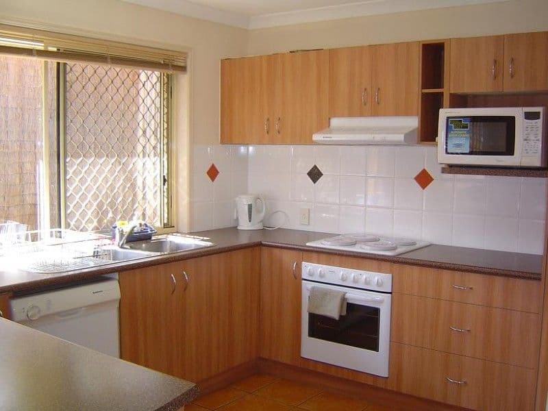 4 Fainter Court, PACIFIC PINES QLD 4211, Pacific Pines - Thumbnail 5